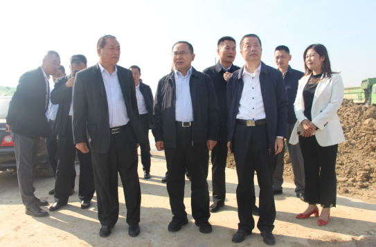 蘭山區(qū)委副書記、區(qū)長沈如茂一行到臨沂商貿(mào)服務(wù)型國家物流樞紐山東順和國際智慧物流園項目現(xiàn)場視察工作